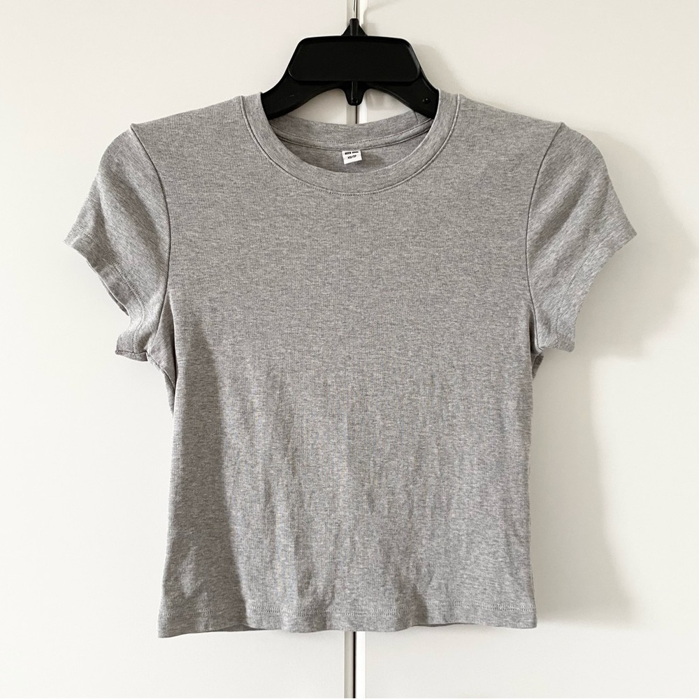 Uniqlo Mini Crop T-Shirt